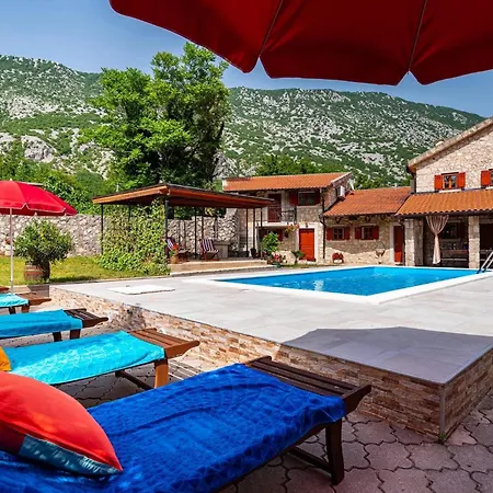 Castra Hébergement de vacances *