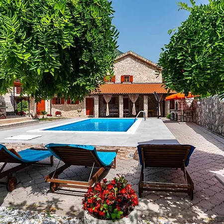 Castra Dom wakacyjny