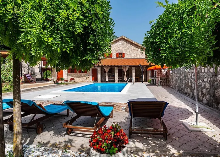 Castra Hébergement de vacances