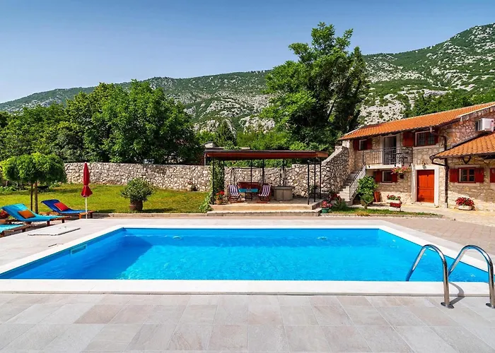 Hébergement de vacances Castra *