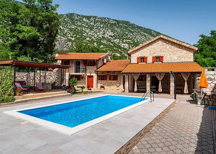 Castra Hébergement de vacances Drivenik